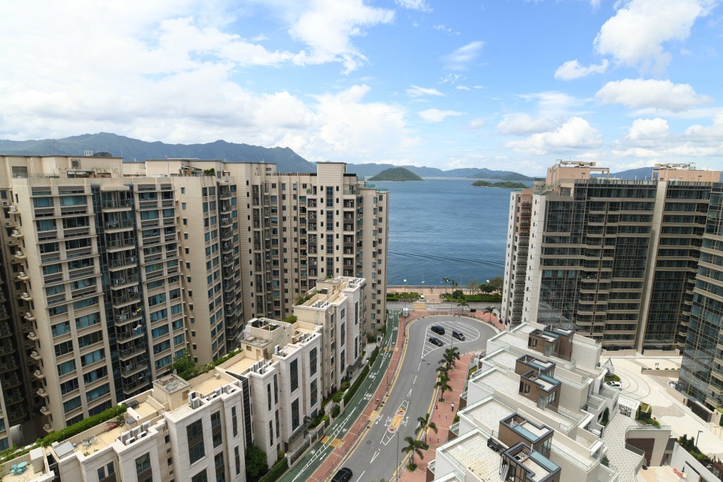 單位外望吐露港海景。