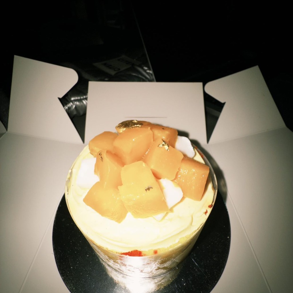 炎明熹在今年20歲生日未有大肆慶祝,反而經歷情緒突襲而流淚。 炎明熹在今年20歲生日未有大肆慶祝,反而經歷情緒突襲而流淚。