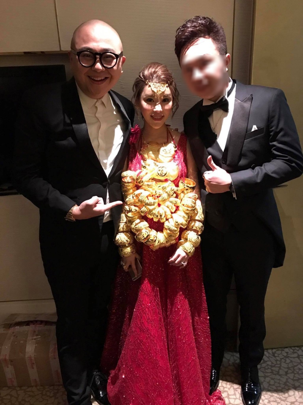林盛斌（左）當年為蔡天鳳​與譚仔太子爺Chris的婚禮擔任司儀。