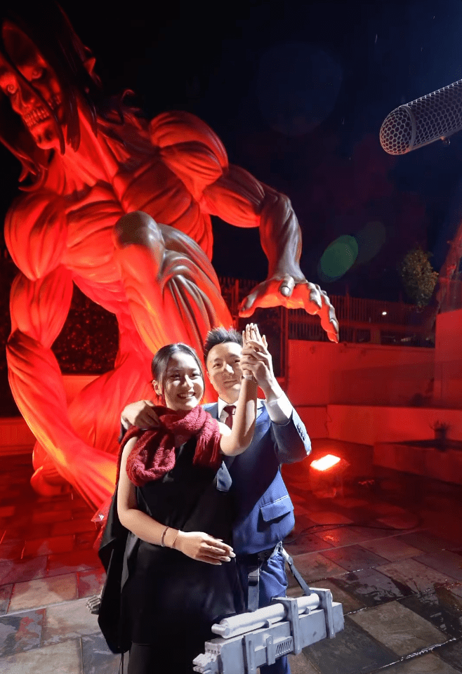 鍾培生在其社交平台上發布向莊雅婷求婚的場面。