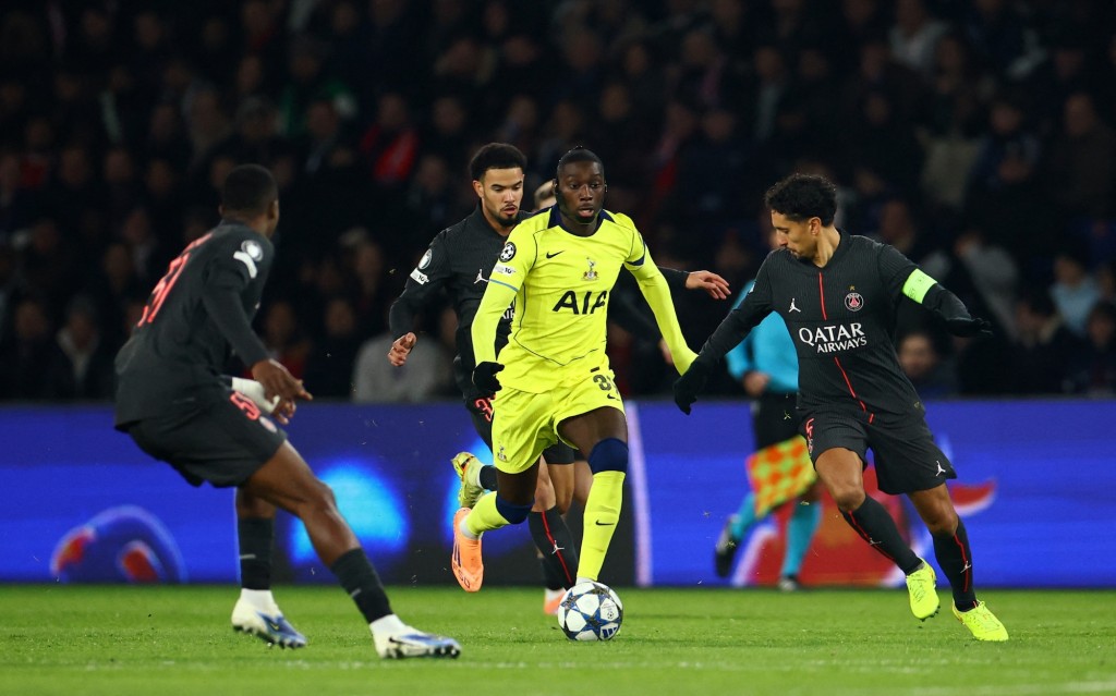 熱刺有PSG借將高路梅安尼梅開二度。路透社