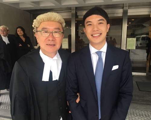清洪與徒弟陳廷謙合照。方嘉欣攝