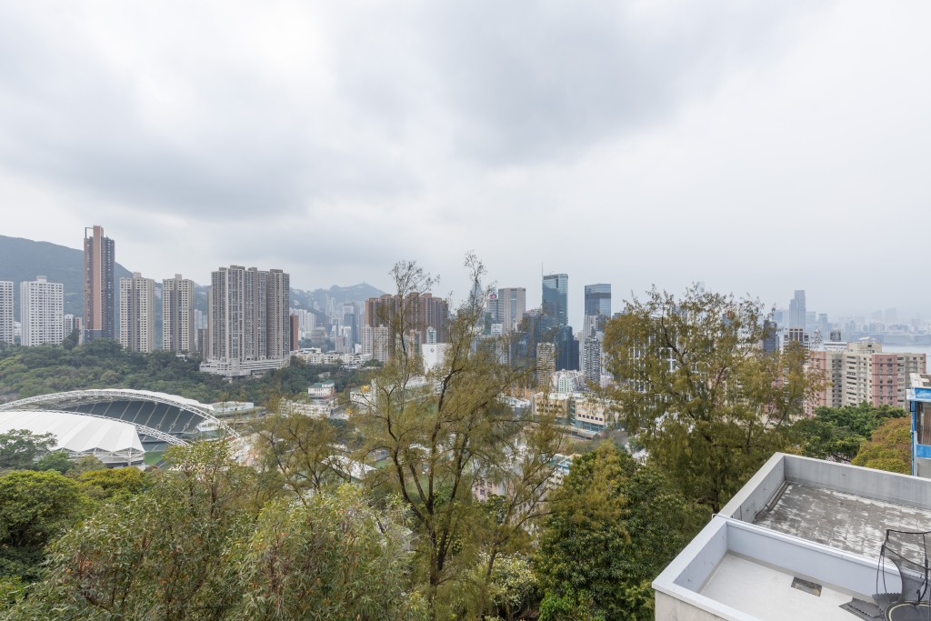 住客可將香港大球場及跑馬地市景盡收眼底。