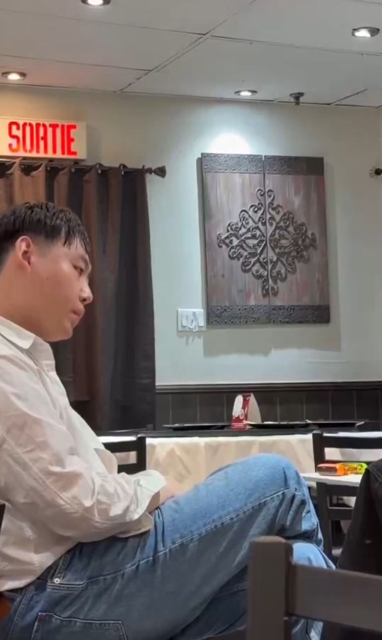 加拿大“Walker哥”因未获免费胶袋，不断侮辱侍应“你是贱命”爆红。Ｘ