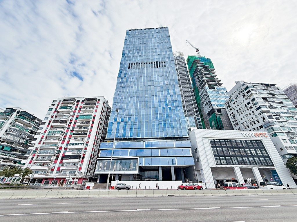 大手金額按年升30%，阿里巴巴斥72億購港島壹號中心樓面最矚目。