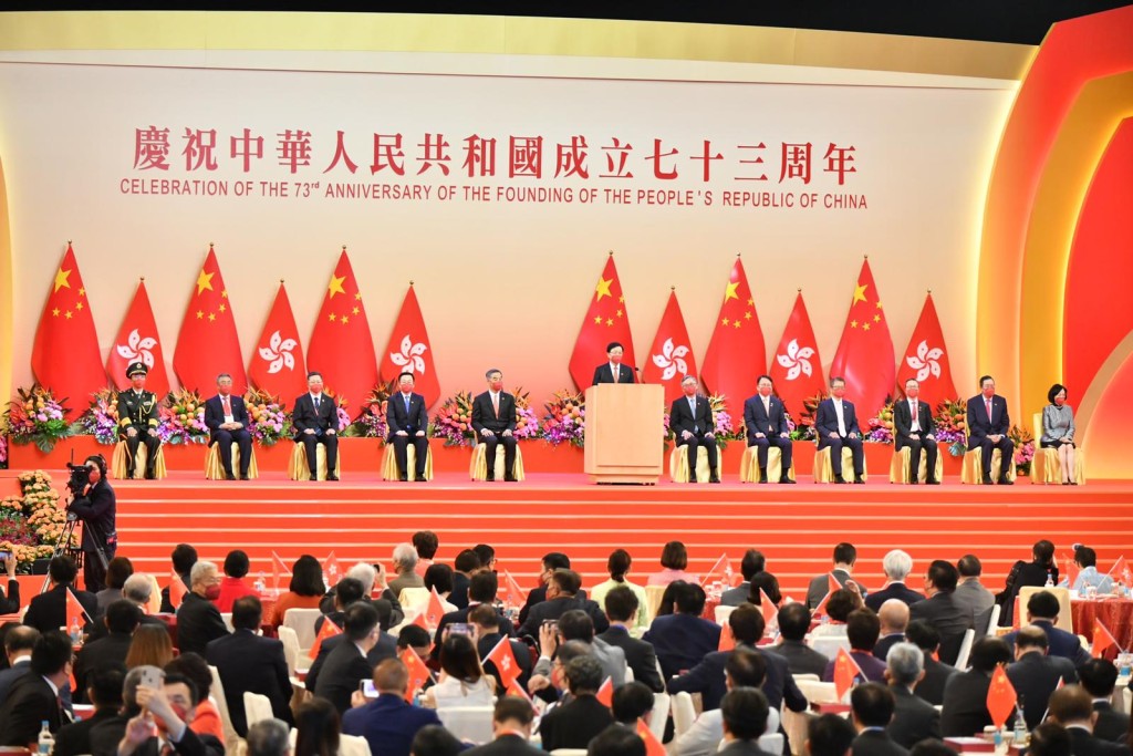 特區政府在會展舉行國慶酒會。