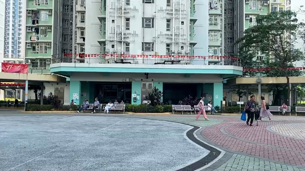 現場是德朗邨德瑤樓。