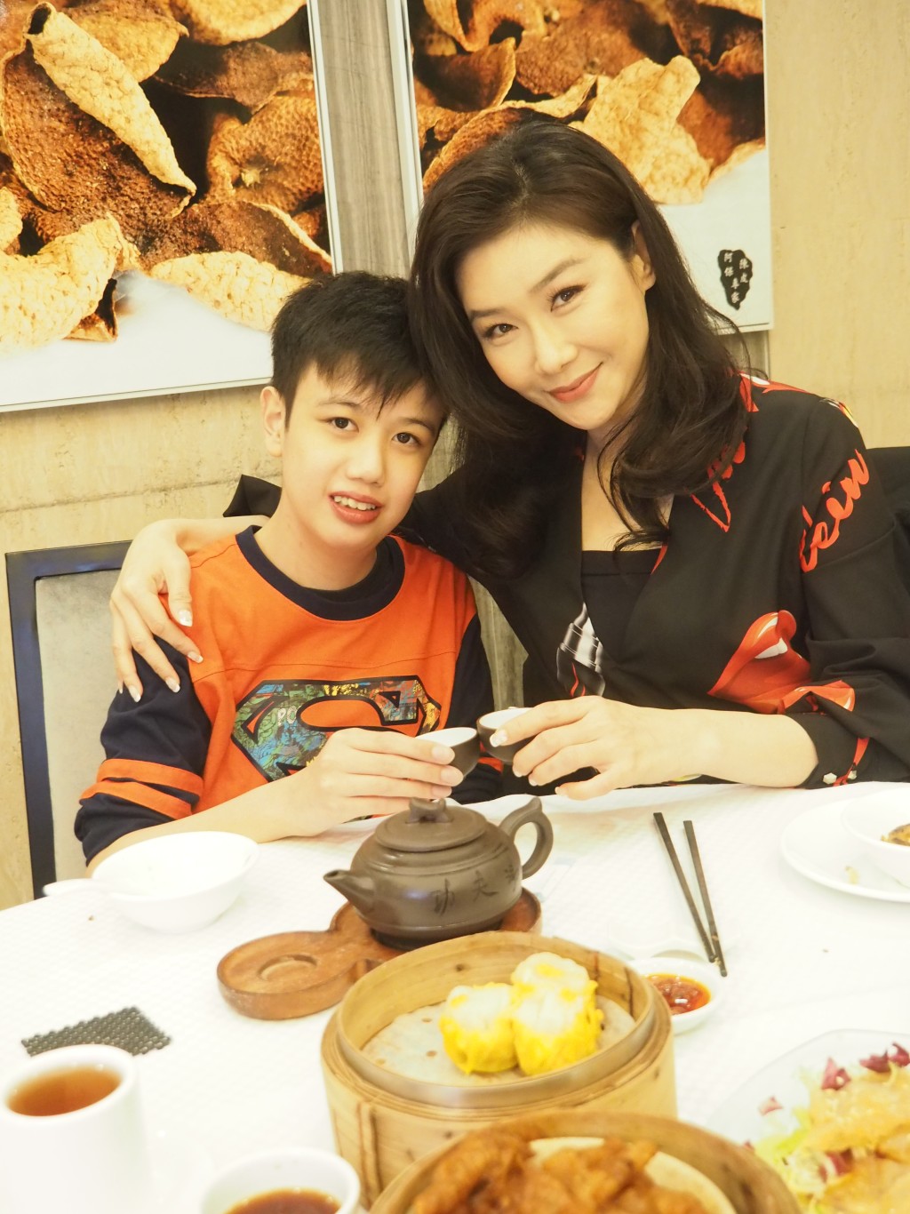 多年對兒子悉心照顧。