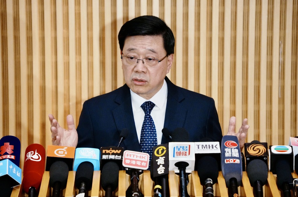 李家超表示,多次表明要調查宏福苑,要一查到底,要做到水落石出,公義得到伸張。汪旭峰攝 李家超表示,多次表明要調查宏福苑,要一查到底,要做到水落石出,公義得到伸張。汪旭峰攝