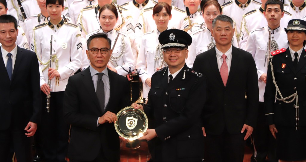 左起：澳門保安司司長陳子勁、香港入境處處長郭俊峯。