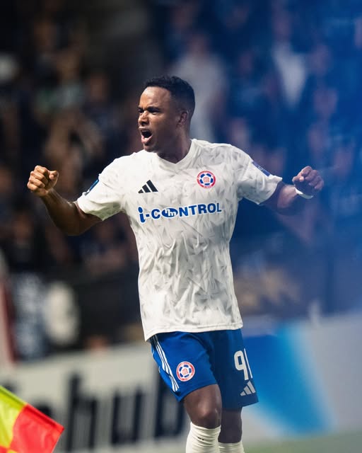 基華尼頓射入世界波一度扳平。東方足球會FB圖片