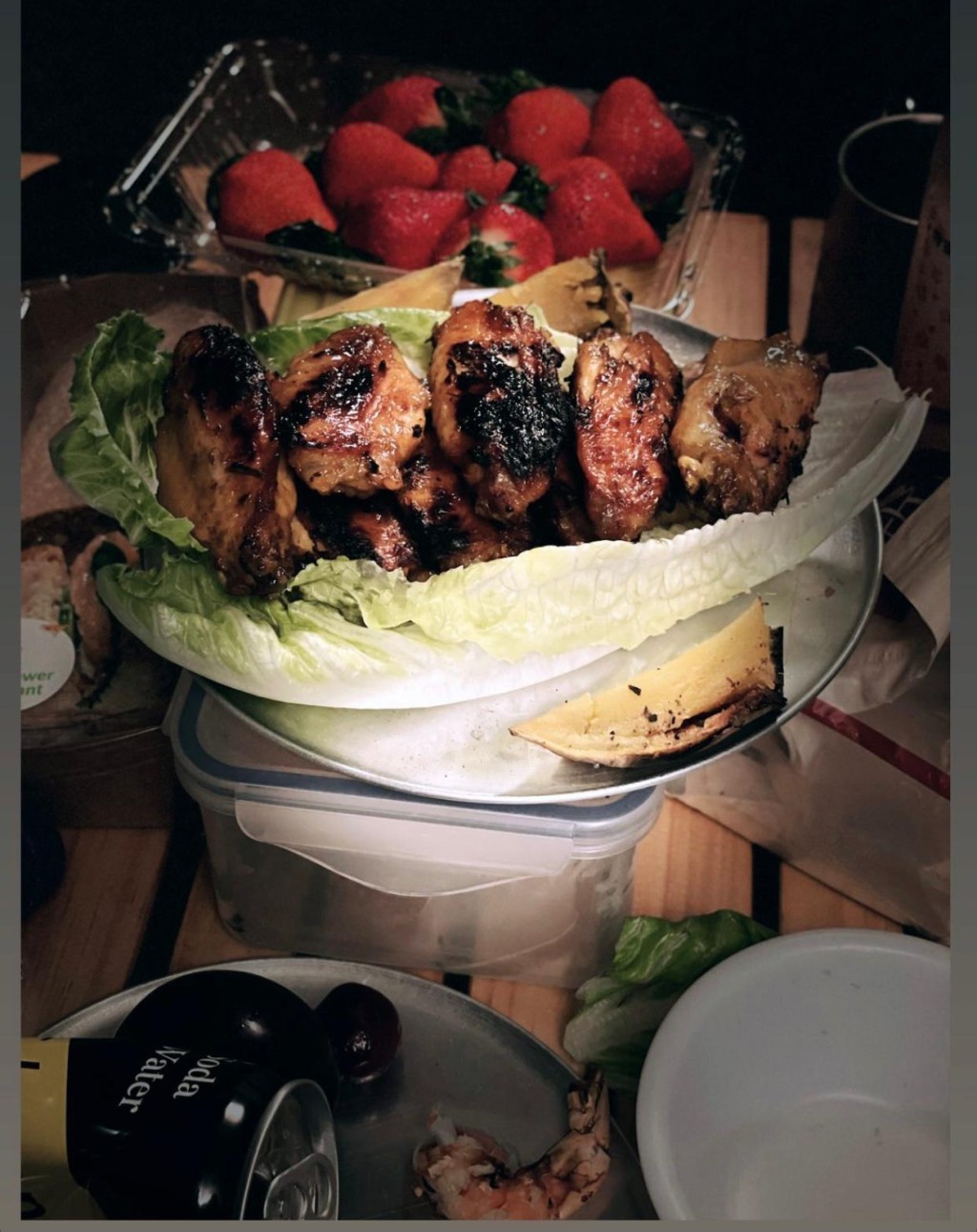 有肉又有士多啤梨。
