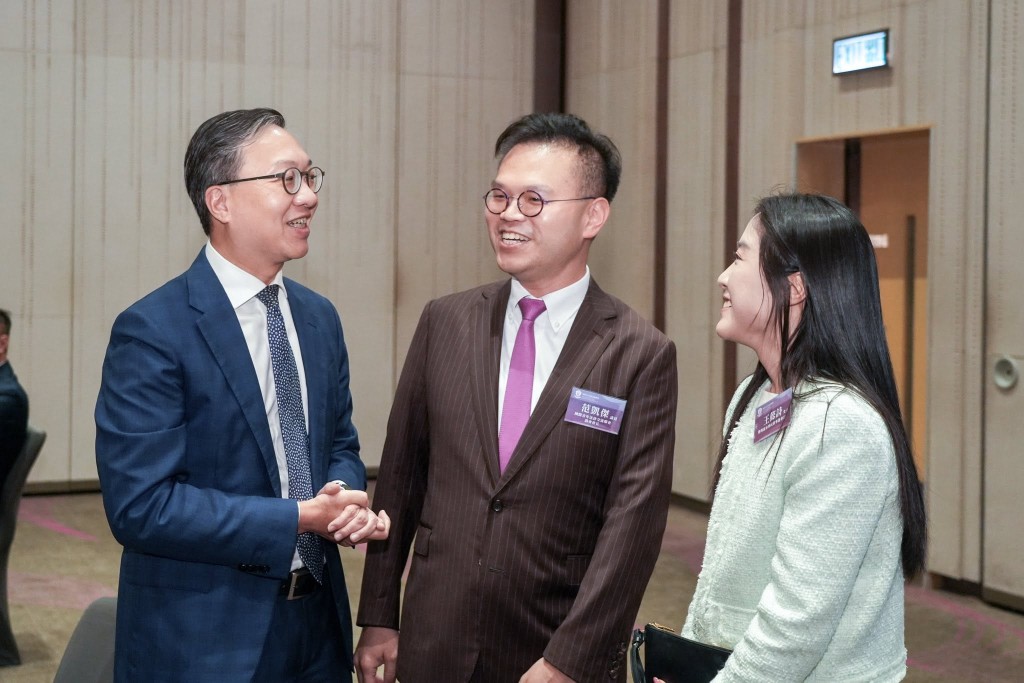 林定國與學生交流。林定國fb 林定國與學生交流。林定國fb