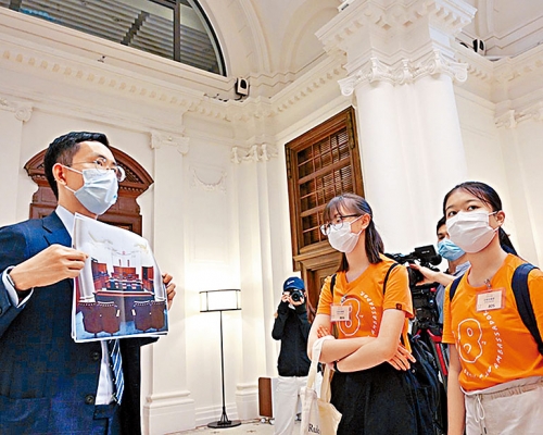 ■律政司的「願景2030—聚焦法治」計畫,項目包括「法治之旅」,學生上月參觀前法國外方傳道會大樓。