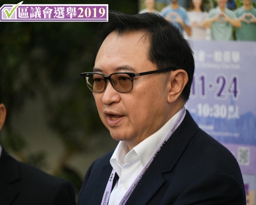 選舉管理委員會主席馮驊會見傳媒。