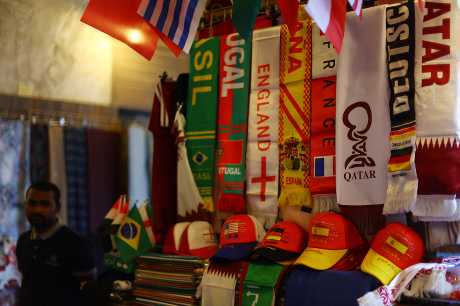 在此有售一众参赛国家的球衣、颈巾及纪念品。