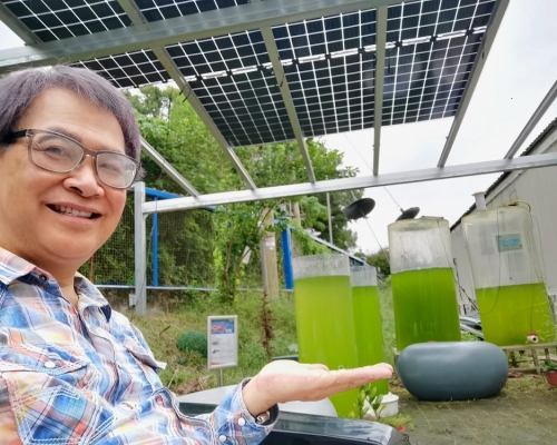 公開大學科技學院前院長何建宗，於2014年成功研發以微藻提煉生物柴油。受訪者提供 
