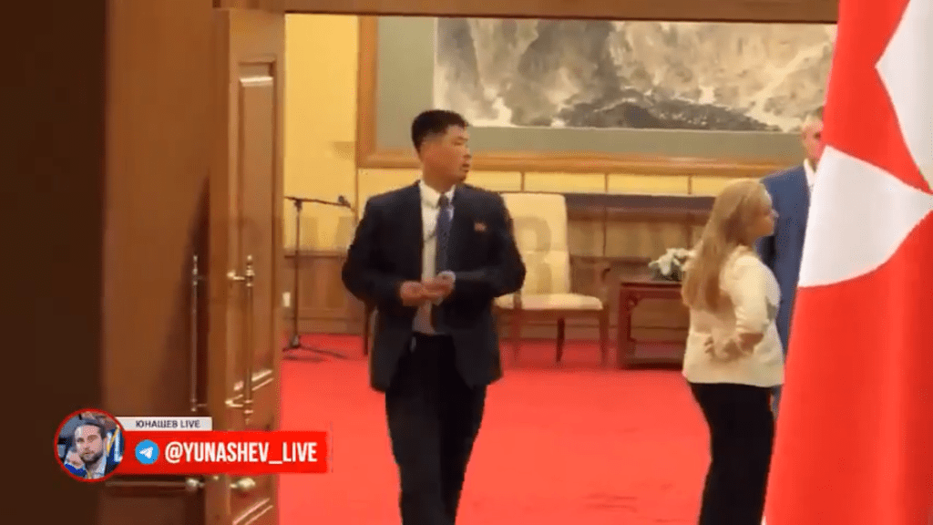 確認擦乾淨了才離開。 TG / Alexander Yunashev 確認擦乾淨了才離開。 TG / Alexander Yunashev