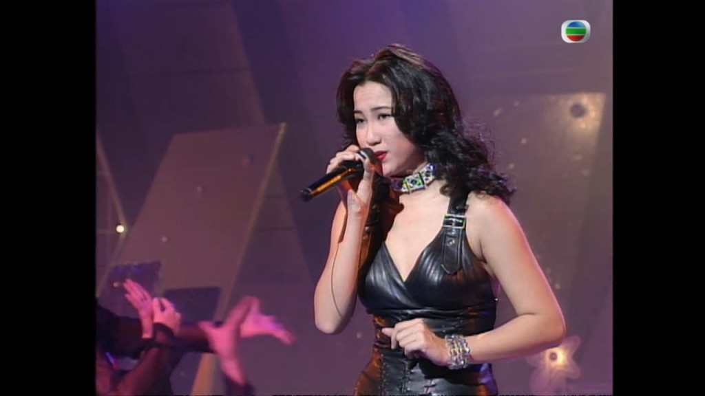 原名李美林的李玟，1993年回港参加《新秀歌唱大赛》。