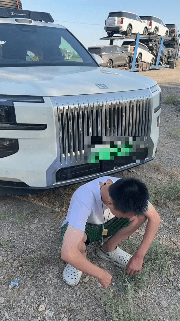 极氪车主拍片炮轰自驾去欧州，却被“锁车”逾30小时。 抖音