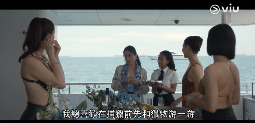 林嘉欣泳裝上陣。 林嘉欣泳裝上陣。