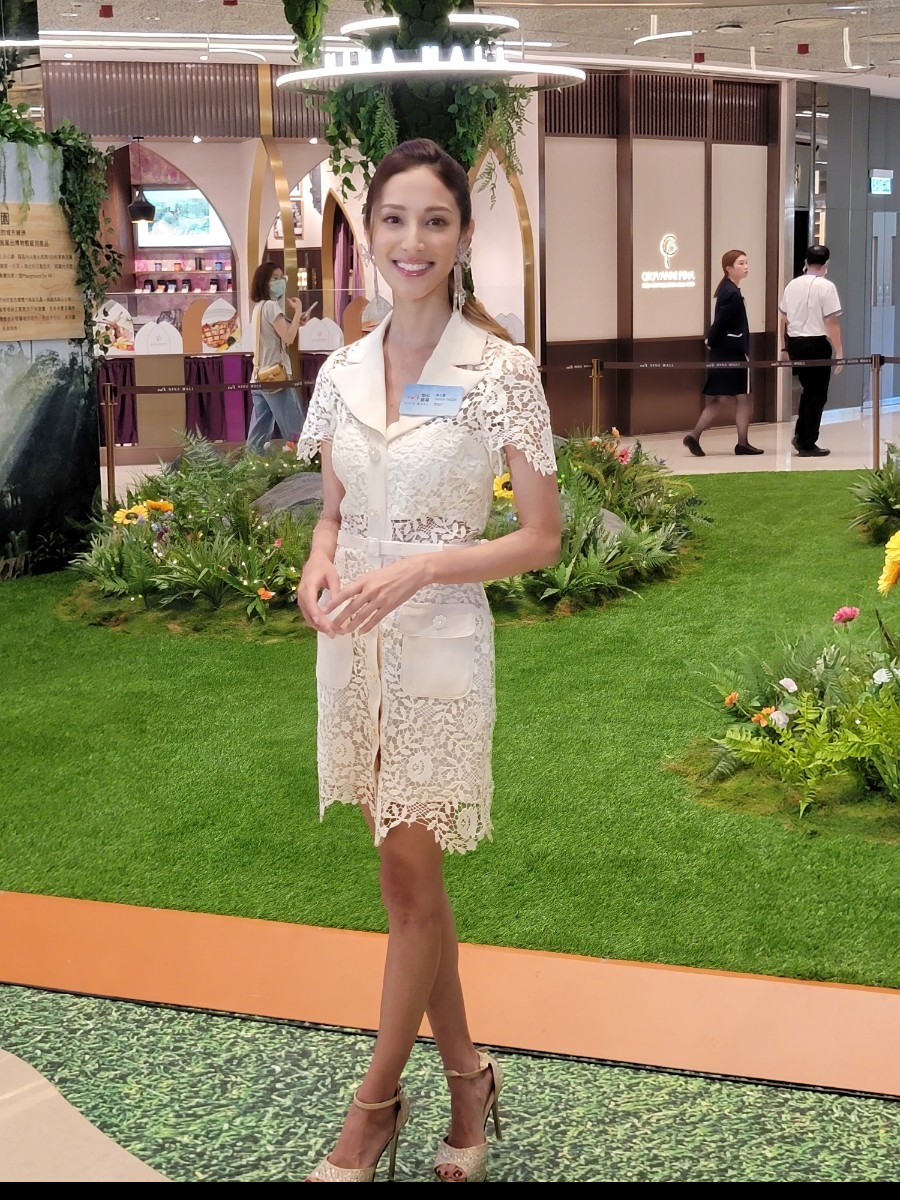 陳凱琳今日到荃灣為商場活動擔任揭幕嘉賓。