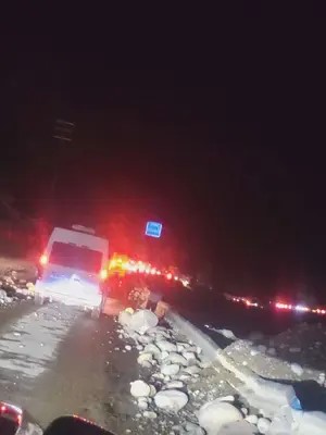 雲南怒江持續暴雨多地發生山泥傾瀉。抖音