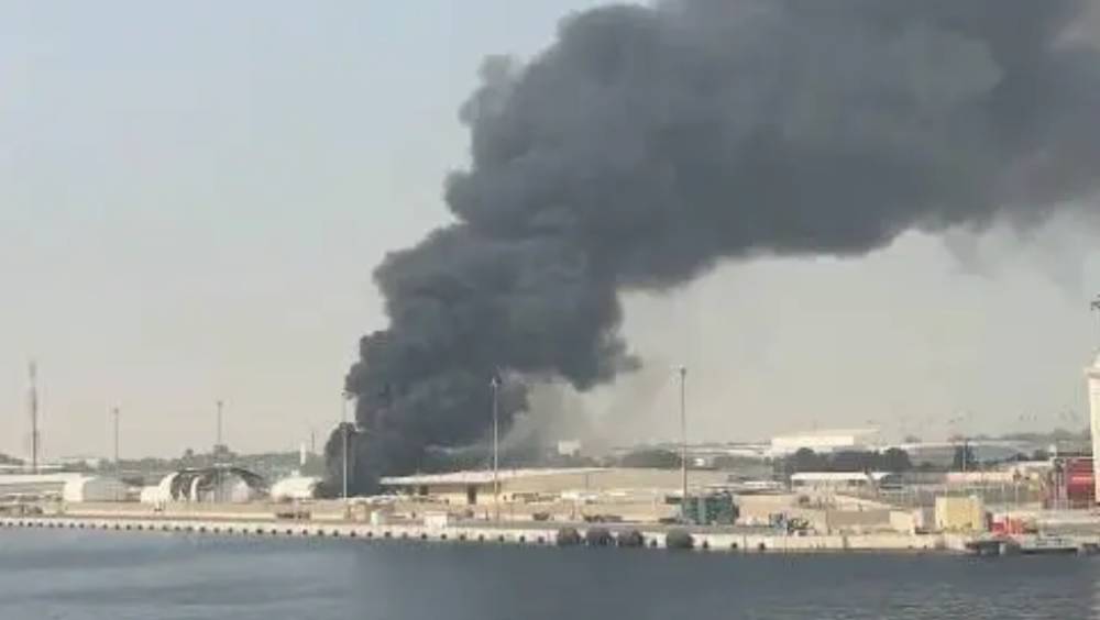 滯留杜拜中國船員拍攝的視頻截圖。 極目新聞