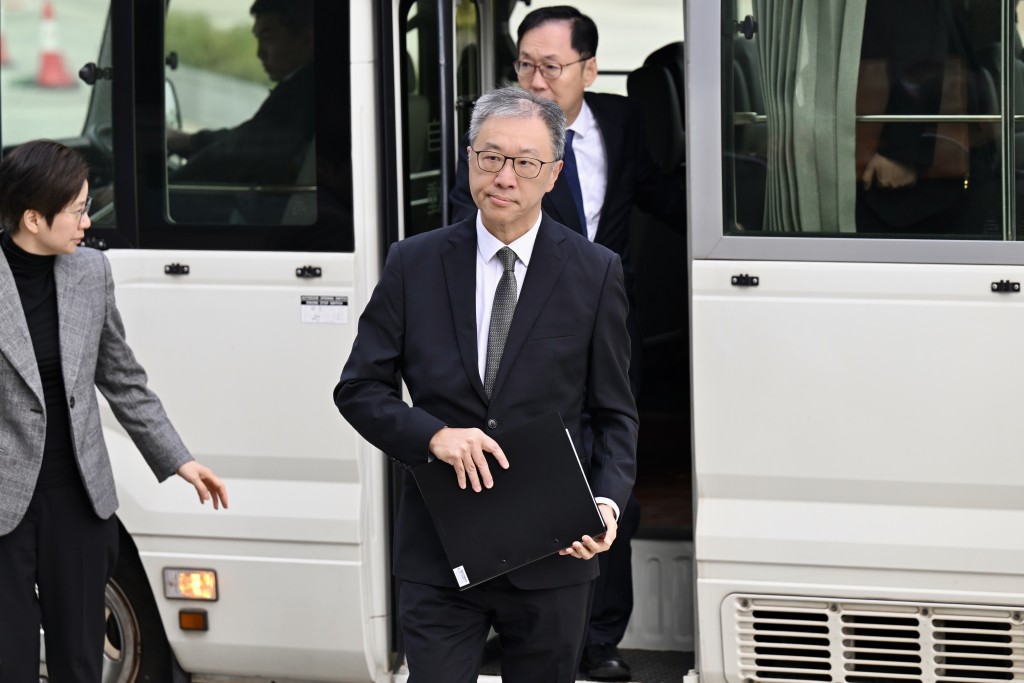 獨立委員會由法官陸啟康擔任主席。