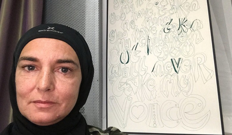 有指2018年Sinéad O'Connor已改信伊斯蘭教，並改名為「Shuhada' Sadaqat」。
