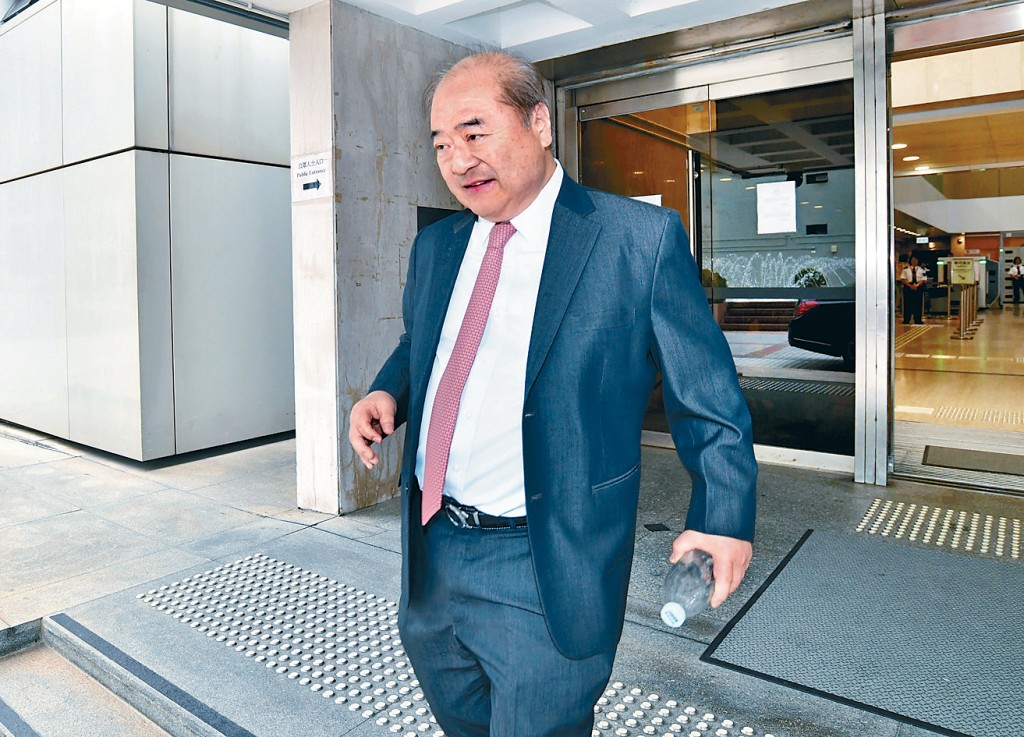其士主席郭海生表示，周亦卿从未向他提及股份、信托及遗产税等安排。