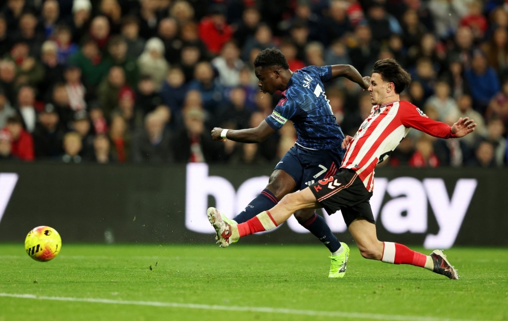 沙卡助阿仙奴扳平1：1。路透社