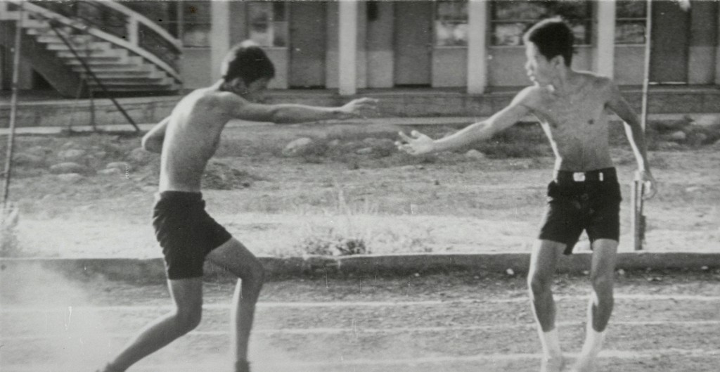 《跑道終點》，也是以男學生為主角。