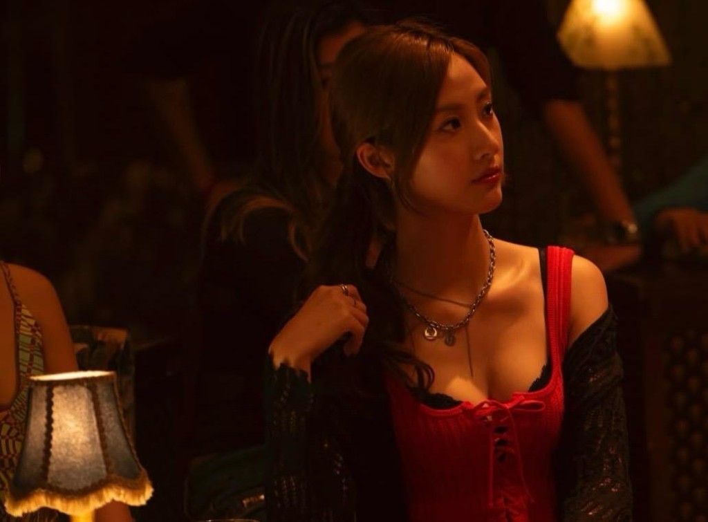 Angelina形容穿「EJ Girls」服装是巨大挑战,步姿、手势都要练。 Angelina形容穿「EJ Girls」服装是巨大挑战,步姿、手势都要练。