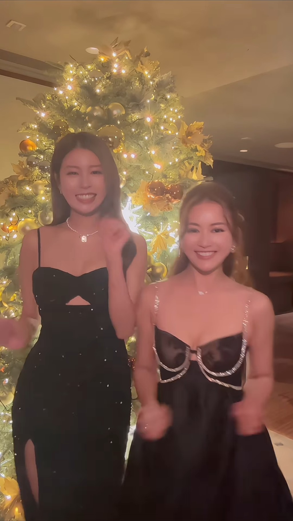 鍾晴去年聖誕在IG貼出與李芷晴身穿黑色吊帶低胸短裙跳舞的片段。 鍾晴去年聖誕在IG貼出與李芷晴身穿黑色吊帶低胸短裙跳舞的片段。