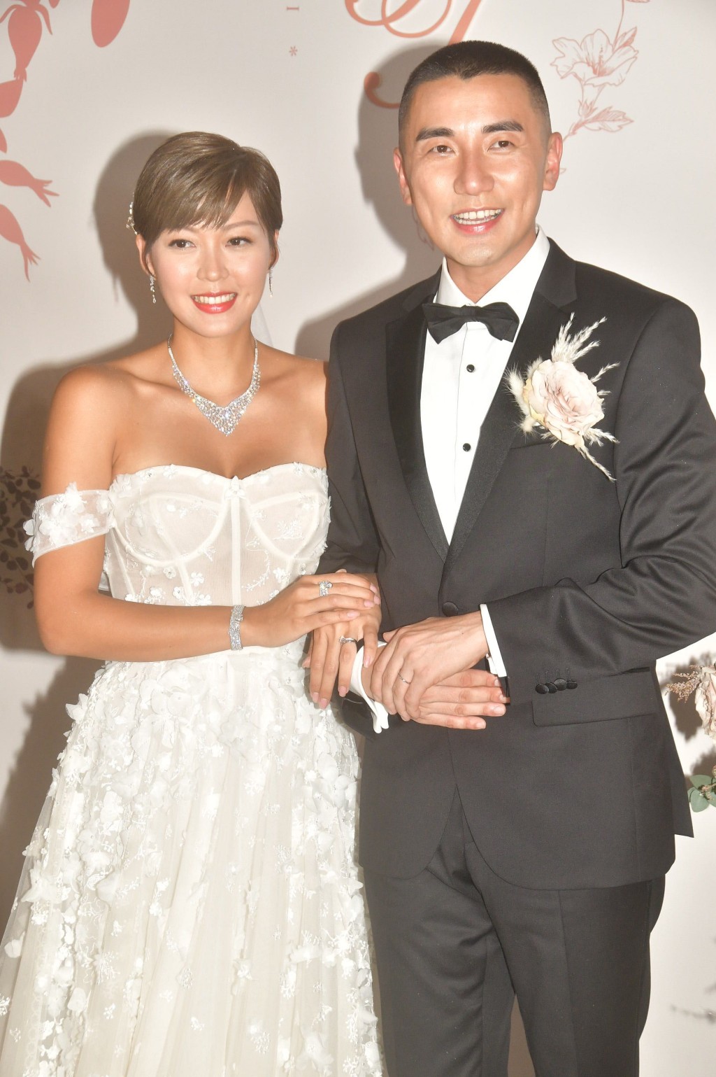 洪永城與梁諾妍今年7月拉埋天窗，婚禮上公佈太太懷孕好消息。