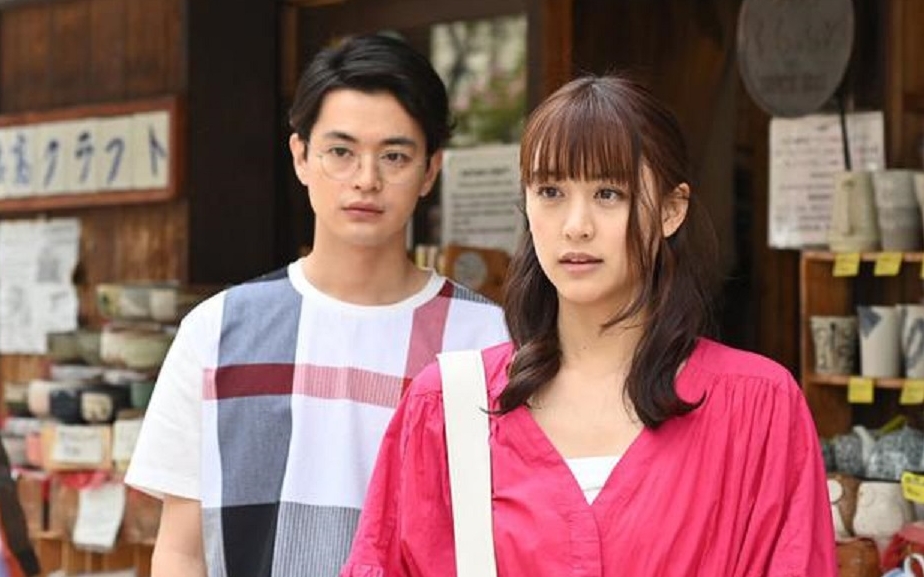 山本美月與瀨戶康史因合作劇集擦出愛火化。