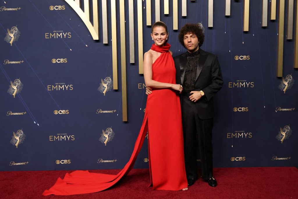 Selena Gomez帶同未婚夫Benny Blanco到場。