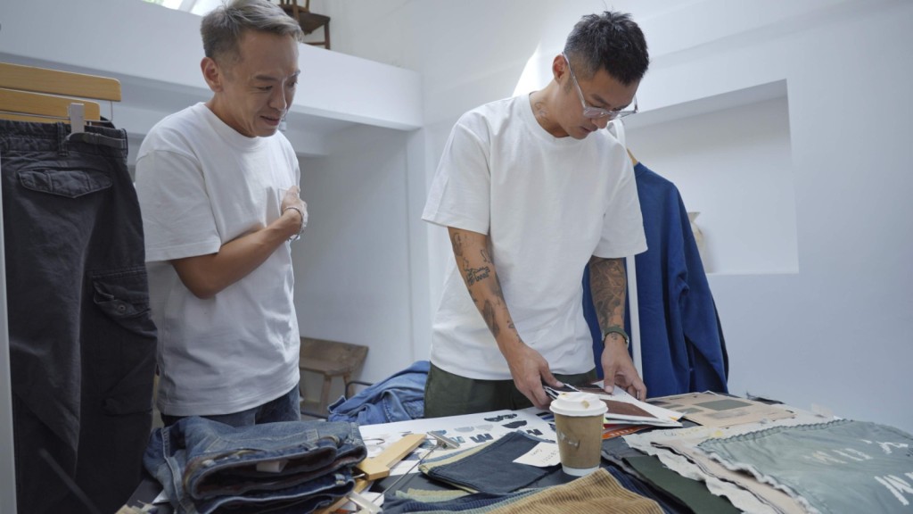 樂仔自認貪靚,好鍾意衫,所以就創立自家服裝品牌。