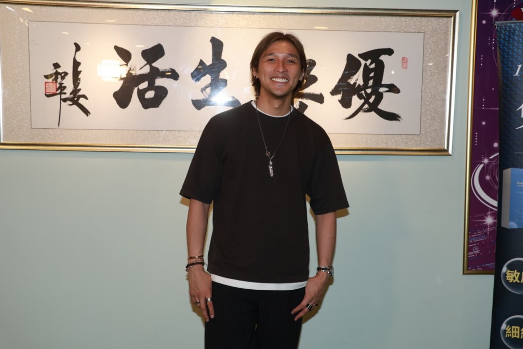 黃又南與張艾嘉、許光漢合作拍電影《他年她日》，大讚張姐連對待對白也很認真，不斷修改。