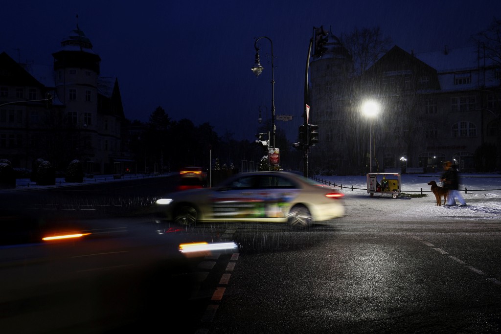 德國柏林電網疑遭左翼分子縱火 3.5萬戶家庭受影響。路透社
