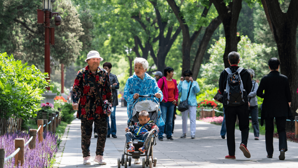 「老有所依，幼有所養」是中國傳統文化的理想社會狀態。新華社