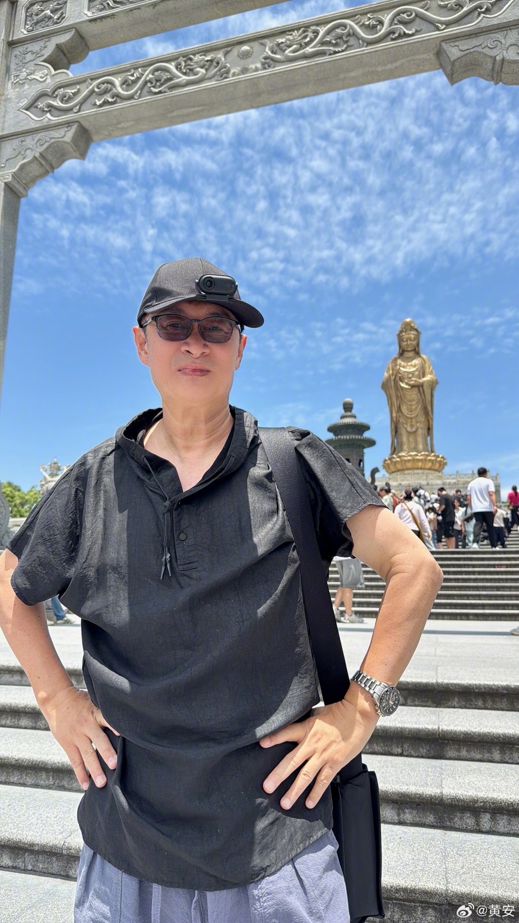 黃安近月造訪普陀山。 黃安近月造訪普陀山。