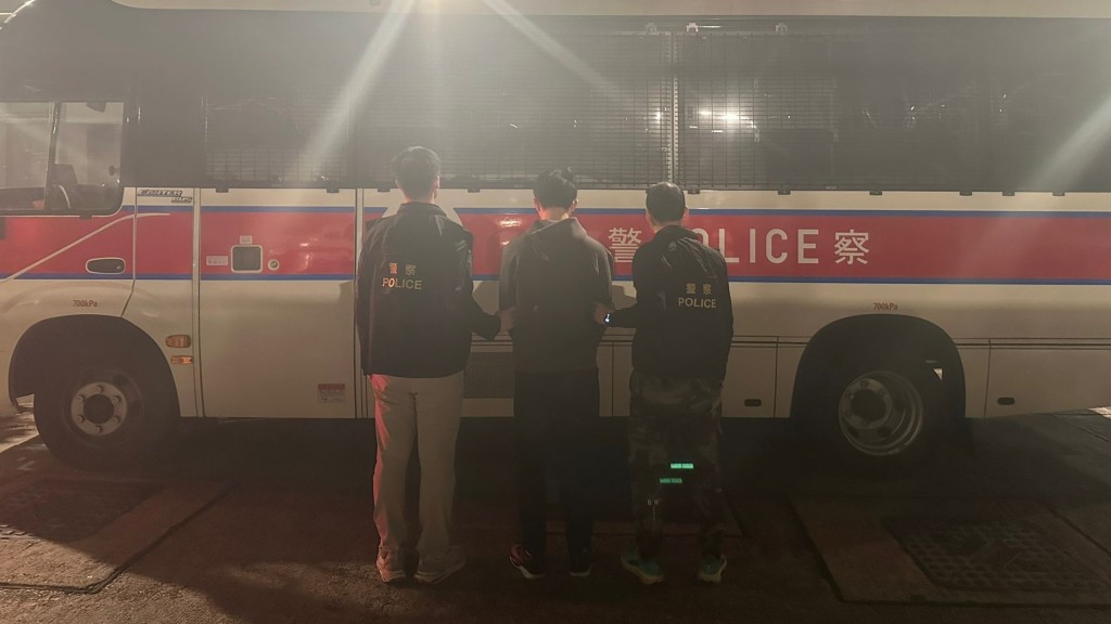 被捕青年帶署調查。