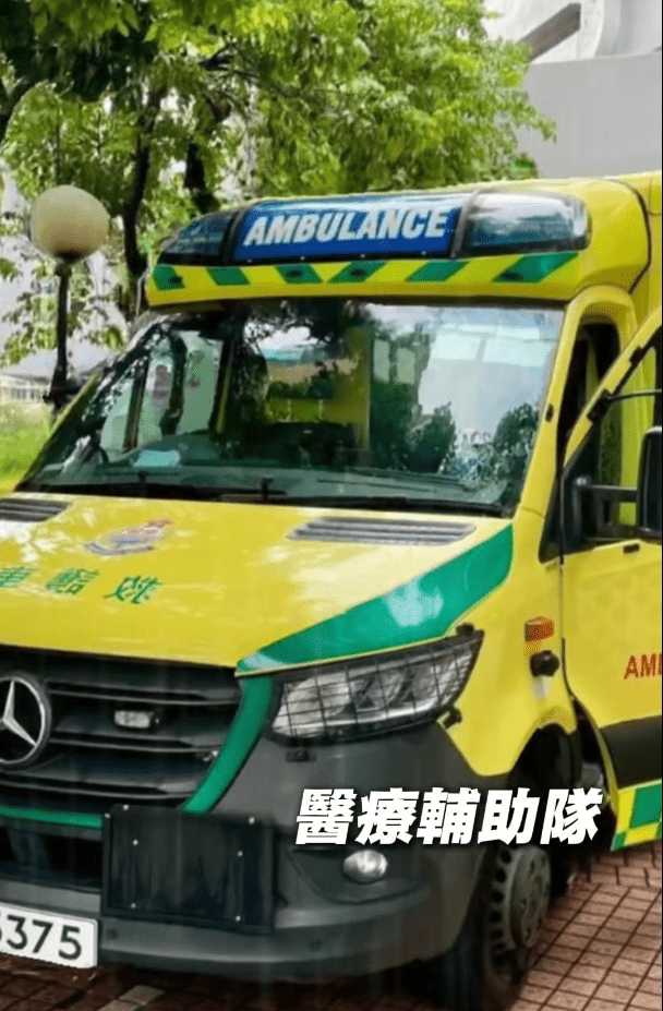 醫療輔助隊在風雨中緊守崗位。保安局FB影片擷圖