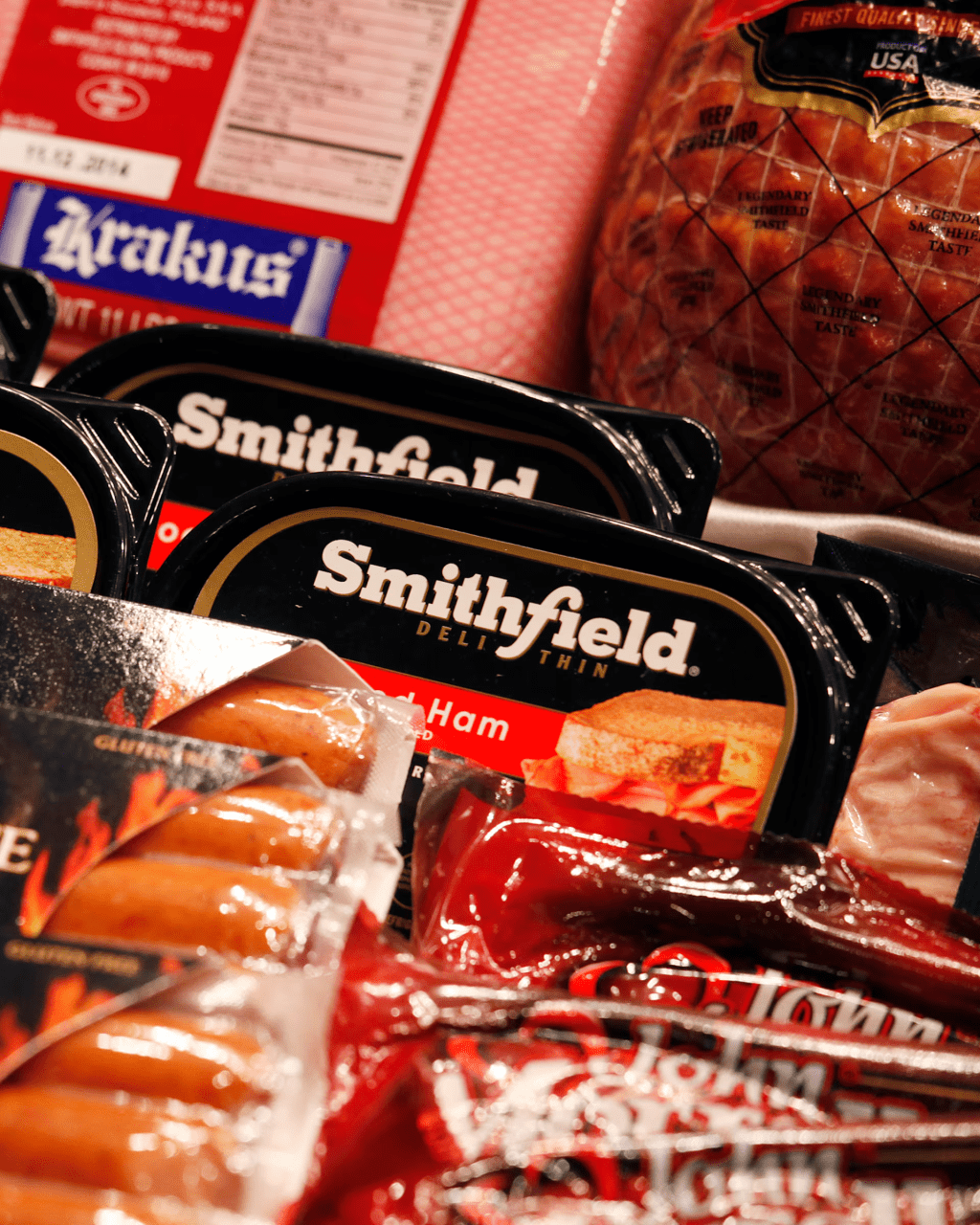 包括泰森食品(Tyson Foods Inc.)、史密斯菲爾德(Smithfield Foods Inc.)和嘉吉(Cargill)等大型生產商的註冊狀態，已由「有效」變成「失效」。 路透社