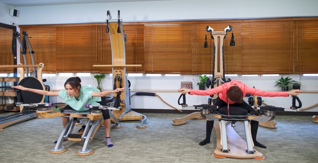 翠如平時粗手粗腳，難得展現優美姿態。