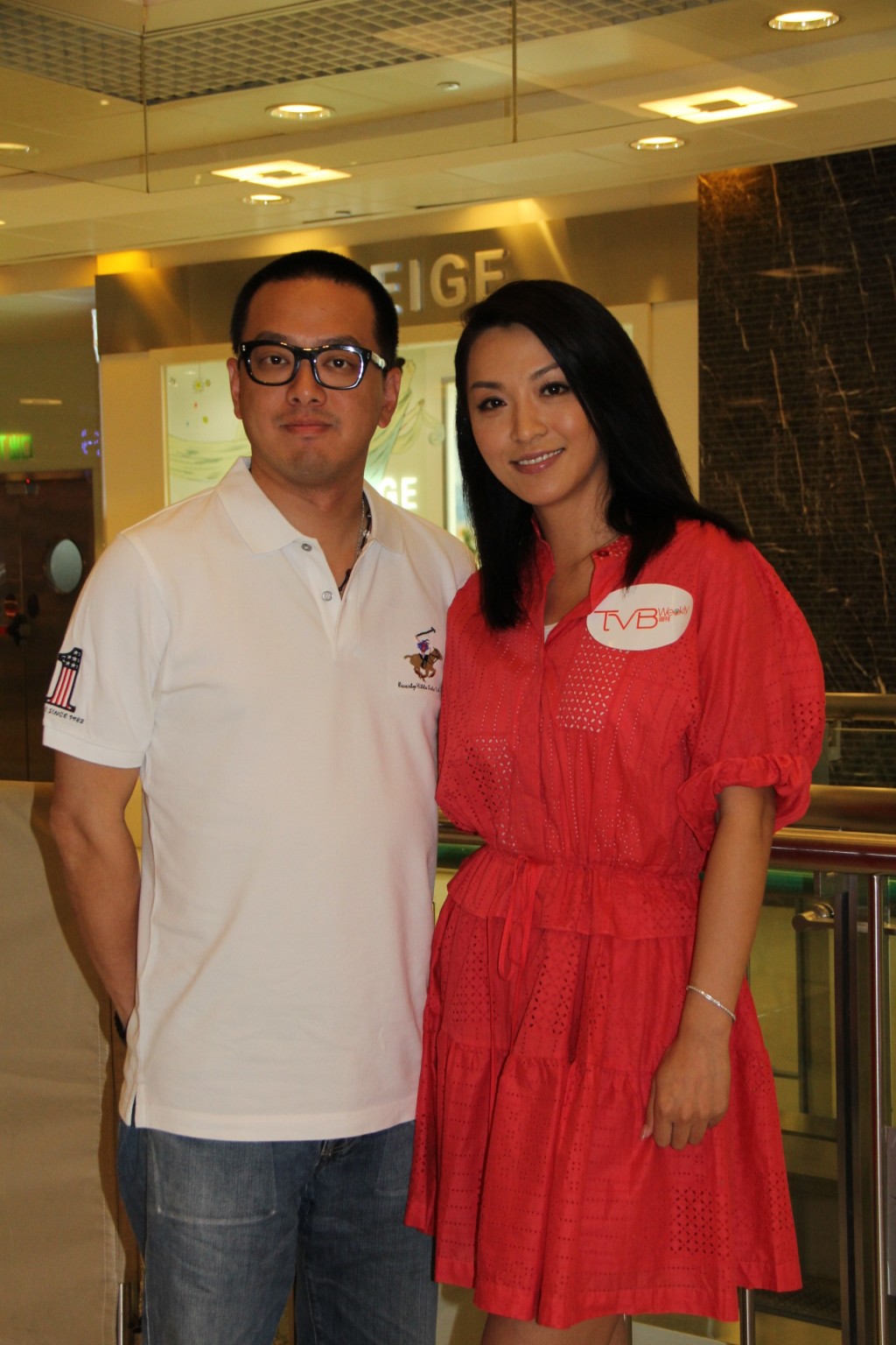 陳煒於2008年與比自己年輕3年的台灣富商顏志行結婚並宣佈息影。