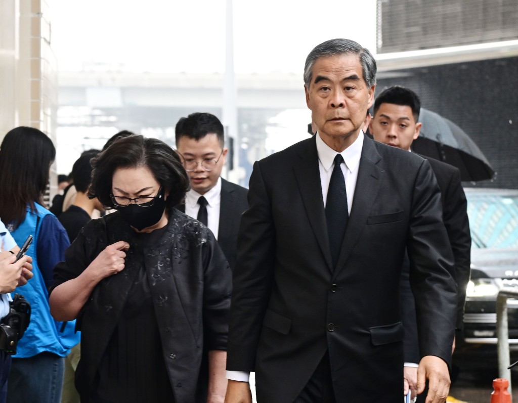全國政協副主席、前特首梁振英伉儷。 全國政協副主席、前特首梁振英伉儷。
