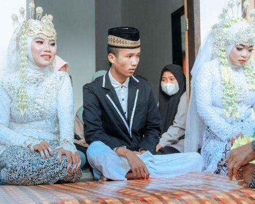 前女友闖婚禮一句說話改寫結局，印尼漢一次過聚兩個老婆。FB圖